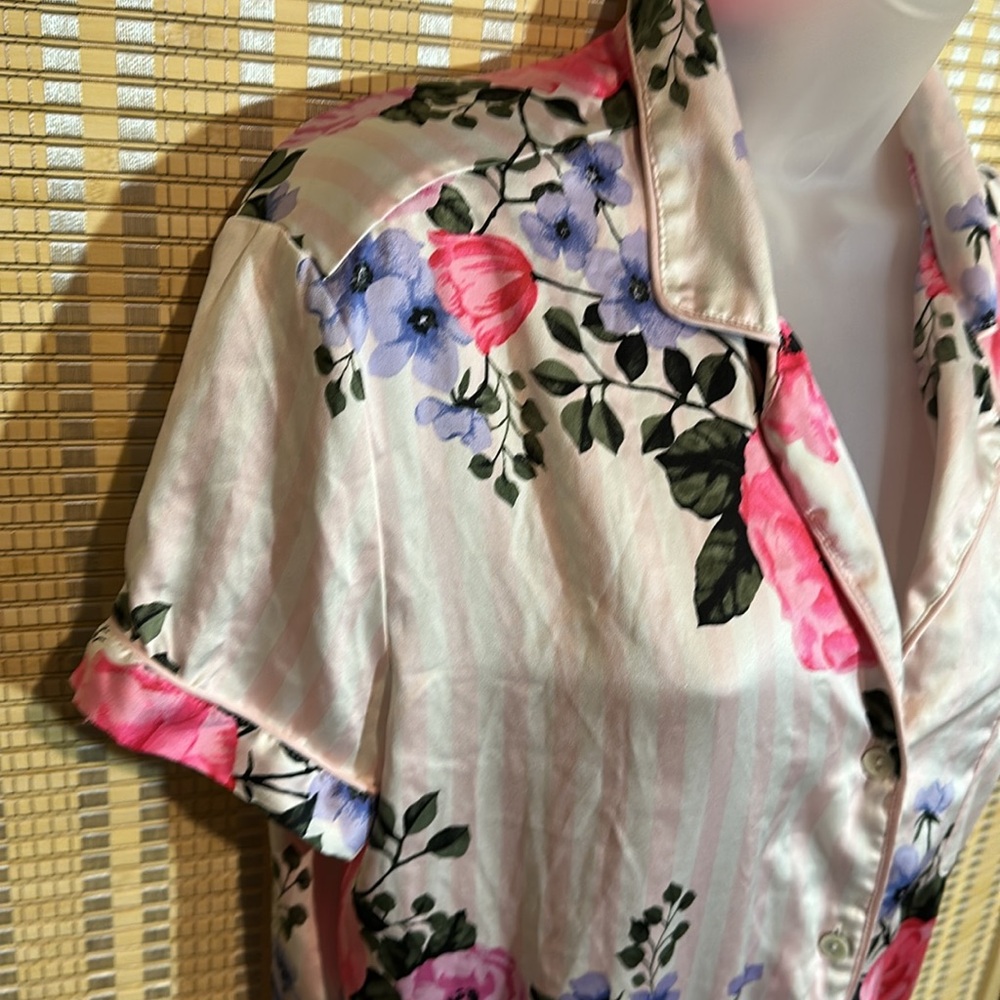 Victoria's Secret Pale Pink Striped Floral Silk Feel Romper Pajamas One Piece M - Picture 6 of 16